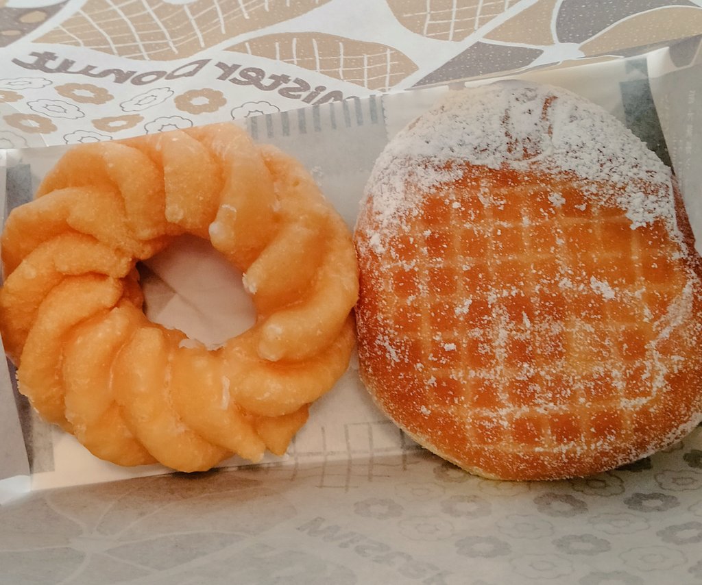 84PANDA's tweet image. ドーナツ🍩買ってきた(・∀・)