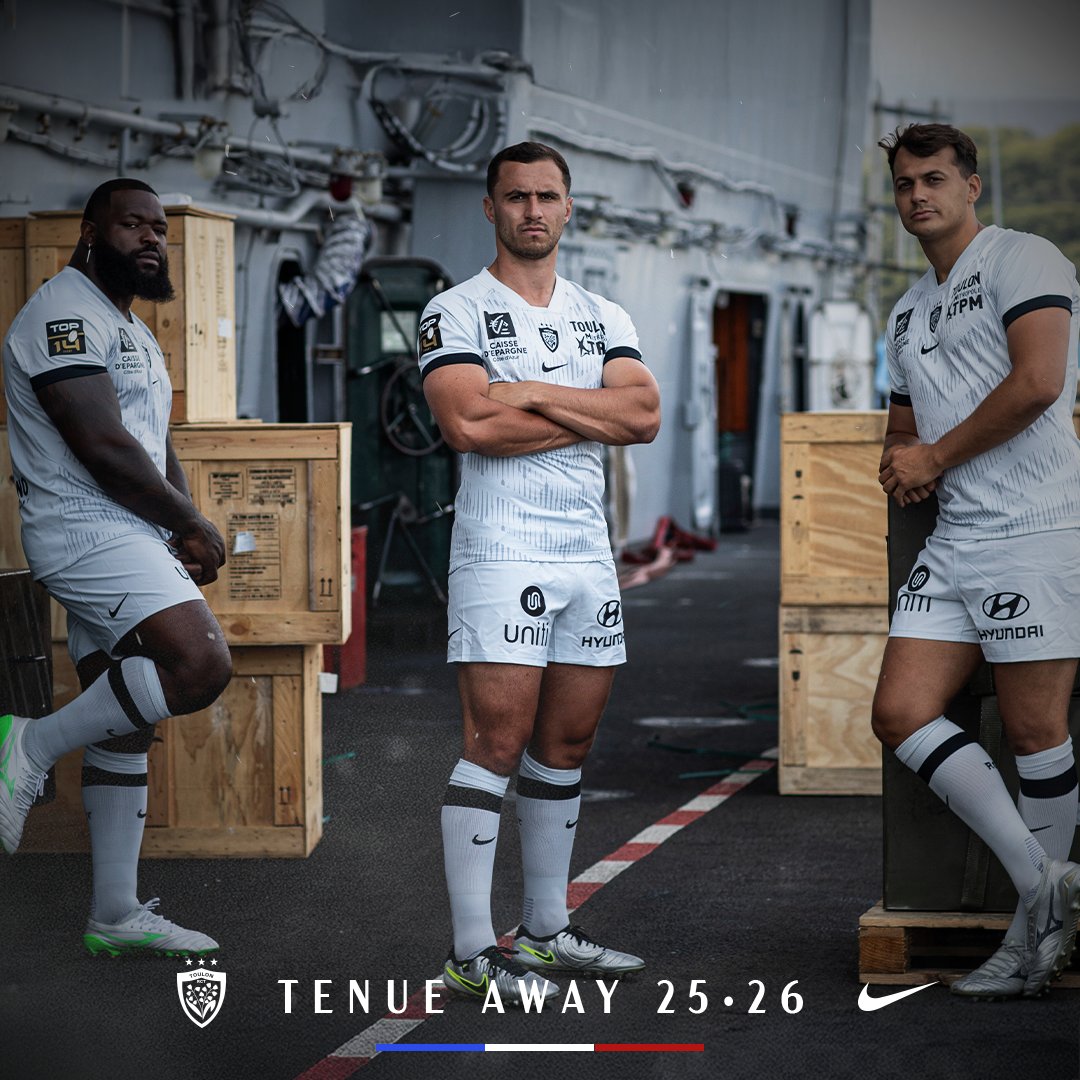 RCTofficiel's tweet image. 𝐓𝐄𝐍𝐔𝐄 𝐀𝐖𝐀𝐘 𝟐𝟓/𝟐𝟔 👕
 
Inspiré par le Charles de Gaulle, symbole de force, de précision et d’excellence 🚢

Anakena Production 📸

Disponible sur rctstore.com 🛍
 
Le RCT remercie la @MarineNationale 🇫🇷

#ParceQueToulon