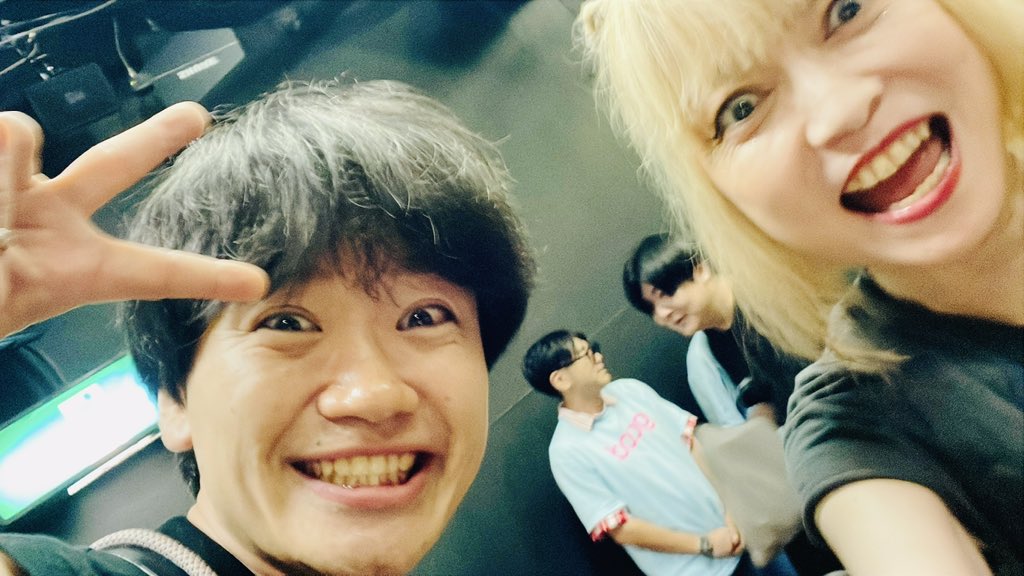 Torippiyo2's tweet image. 先日
男性ブランコ単独公演
『だえーん!』
ホルモーメンバーで観劇!
今回もめちゃくちゃ笑った。
みんなで真似した、🎩🦯
最高に楽しい時間でした!!!
そして
good morning N°5
『執着の泡 』観劇。
もう、天才です!!!
刺さるし、笑うし、泣けるし
観劇終わり、テンション高かった。…