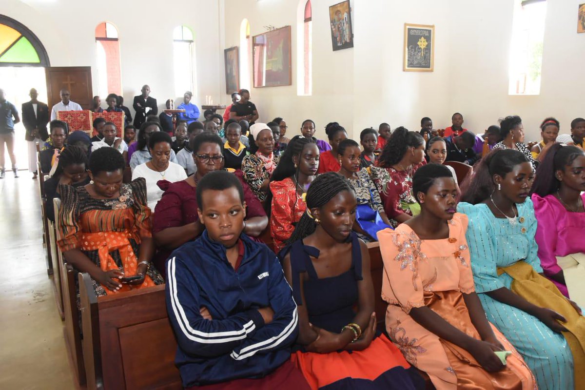 Natuusizza obubaka bw'Obwakabaka mu Ekelesia y'Aba Orthodox e Namuŋŋoona.

Katikkiro yebazizza abakulembeze b'eddiini n'Obuganda bwonna olw'okusabira Ssaabasajja ng'Obwakabaka okuyimirirawo emyaka 32 egiyise.

Twebaza Ssaabalabirizi Jeronymos Muzeeyi ey'akulembeddemu okusaba.