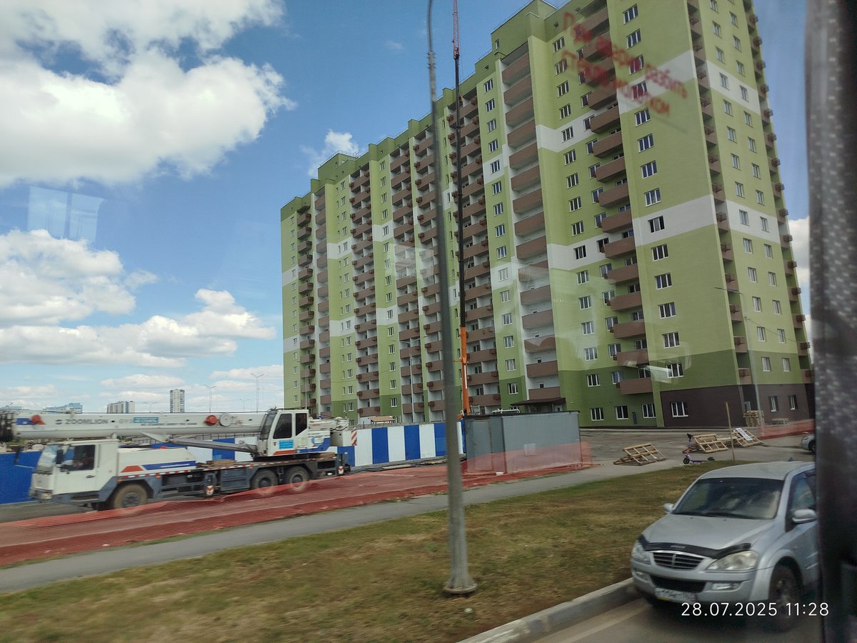 bromtula_'s tweet image. Новостройки... 
Архитектура очень простенькая...