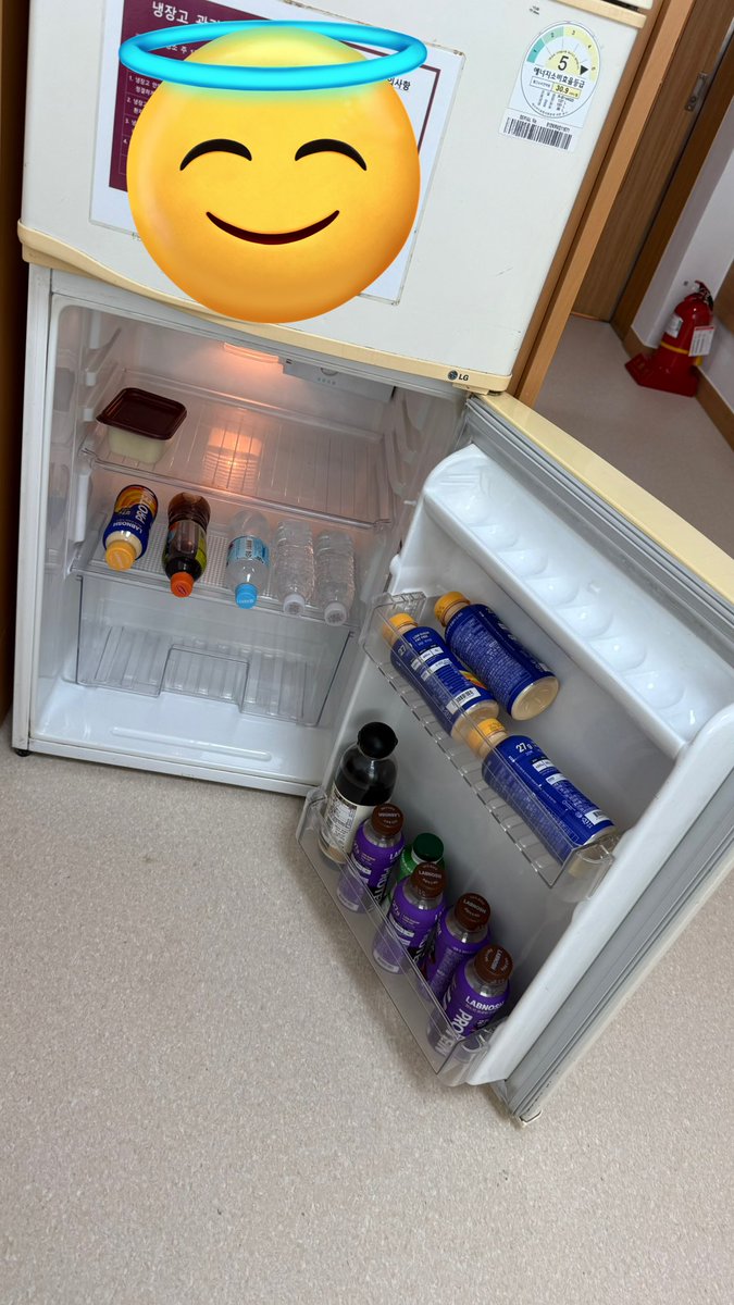 시끄러워서 1인실로 옮겼어요!
냉장고엔 프로틴 프로틴 음료수 프로틴 미음 등등등만...