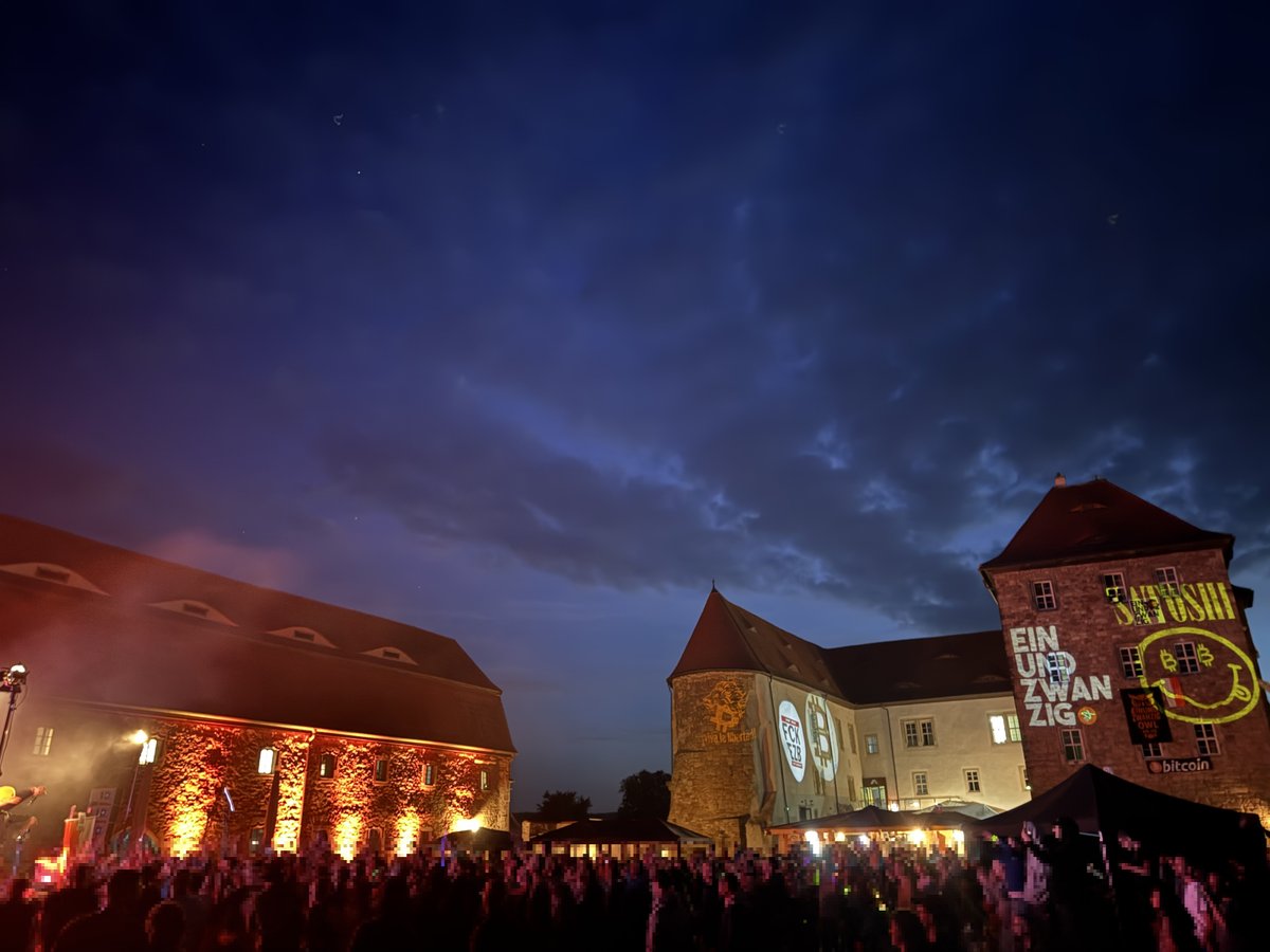 Grafton (Disco) @ Vexl (@satsdisco) on Twitter photo Just back from Bitcoin <a href="/BTCZitadelle/">Zitadelle 🏰</a> with the <a href="/_einundzwanzig_/">Einundzwanzig 🎙</a> crew! Finally got a fresh cut from <a href="/Hairtoshi_21/">⚡️Hairtoshi ₿✂️</a> in a castle. Made lots of new friends. BTC-only bar & food! Bitcoin P2P culture is alive and well! Best weekend of the year so far! Just back from Bitcoin <a href="/BTCZitadelle/">Zitadelle 🏰</a> with the <a href="/_einundzwanzig_/">Einundzwanzig 🎙</a> crew! Finally got a fresh cut from <a href="/Hairtoshi_21/">⚡️Hairtoshi ₿✂️</a> in a castle. Made lots of new friends. BTC-only bar & food! Bitcoin P2P culture is alive and well! Best weekend of the year so far!