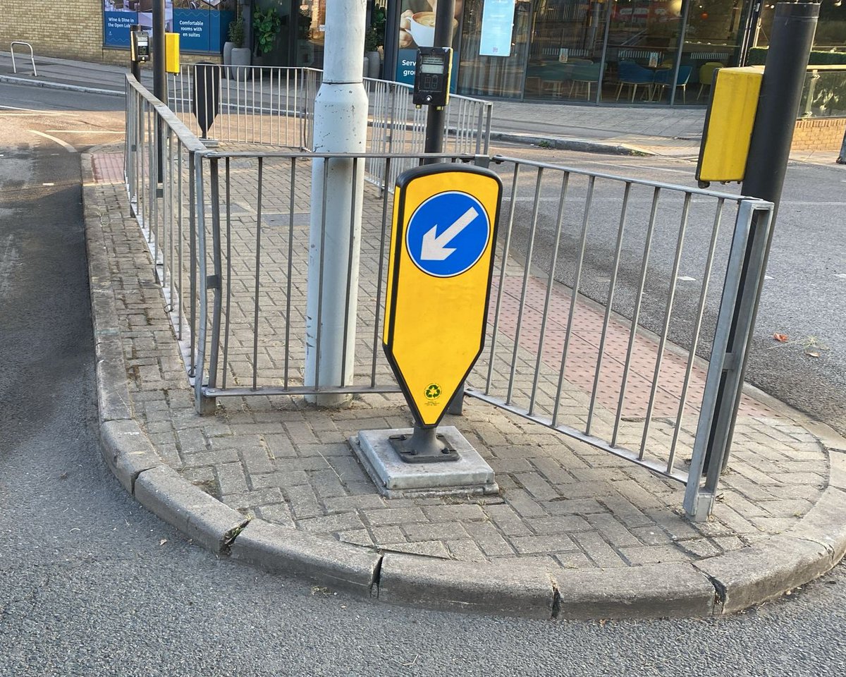 Hounslow Highways (@hounslowhways) on Twitter photo 🌞 Good morning, everyone!
Our cleansing team has been out bright and early, giving the traffic islands along London Road a fresh new look. ✨ #HounslowHighways #CommunityCare <a href="/LBofHounslow/">Hounslow Council</a> 🌞 Good morning, everyone!
Our cleansing team has been out bright and early, giving the traffic islands along London Road a fresh new look. ✨ #HounslowHighways #CommunityCare <a href="/LBofHounslow/">Hounslow Council</a>