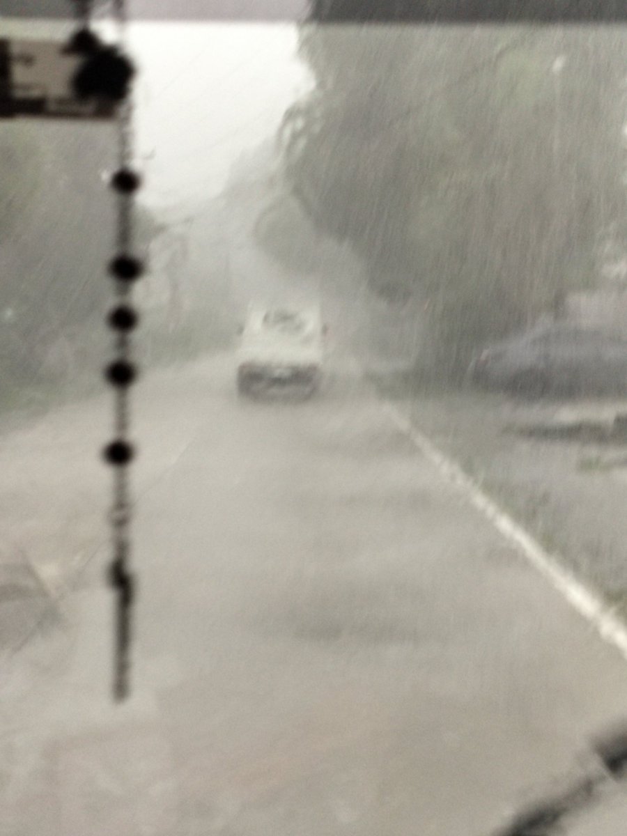 loudestdork's tweet image. i can&apos;t see a thing