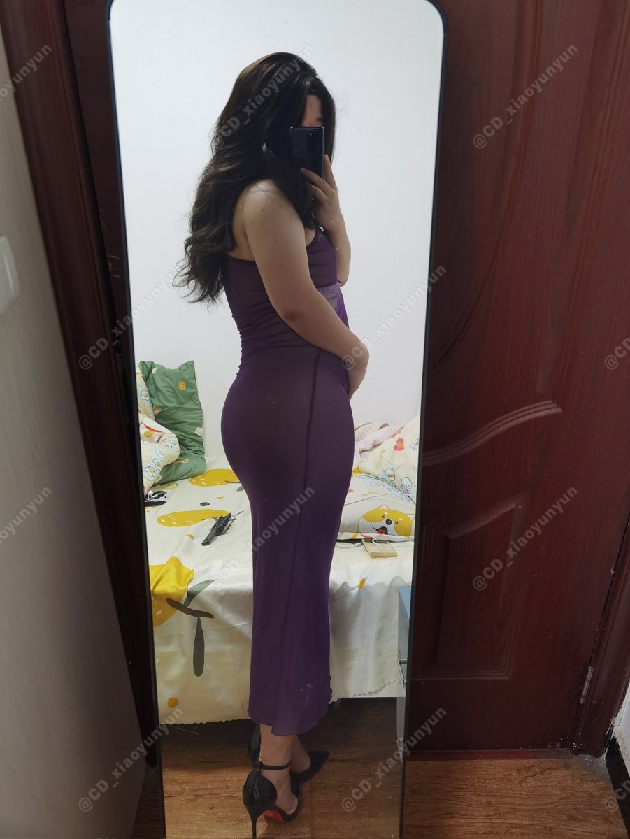 我曾是对世界满怀憧憬的纯情女大，没承想遭奸人所害，怀上这不该有的孽种。
如今深陷泥沼，渴望挣脱。求您点赞、评论、转发、关注，每一份支持都能助我积攒力量，重回巅峰，讨回公道。
（只是胖了长肚子而已）