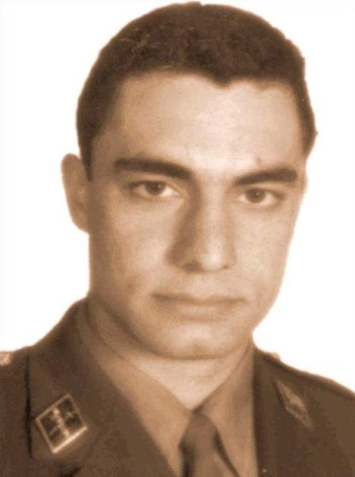 Víctimas Terrorismo de Castilla y León. (@avtcyl) on Twitter photo ✝️ El 28-07-1991, la banda terrorista #ETA asesinó en #Guecho al <a href="/guardiacivil/">Guardia Civil</a> zamorano CARLOS PÉREZ DACOSTA, los #terroristas hicieron estallar un coche bomba al paso del vehiculo particular en el que viajaba junto a su compañero Fco. Guerra Granados que resultó gavemente herido ✝️ El 28-07-1991, la banda terrorista #ETA asesinó en #Guecho al <a href="/guardiacivil/">Guardia Civil</a> zamorano CARLOS PÉREZ DACOSTA, los #terroristas hicieron estallar un coche bomba al paso del vehiculo particular en el que viajaba junto a su compañero Fco. Guerra Granados que resultó gavemente herido