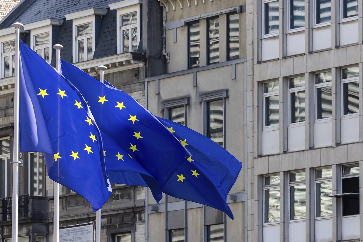 CGTNGlobalBiz's tweet image. Major European stock markets were lifted on Monday by the #US and #EU reaching a trade deal whereby the United States will impose a baseline 15% #tariff on European Union goods. Germany's DAX was up 0.51%, the UK's FTSE 100 gained 0.24%, France's CAC 40 climbed 0.77%, and the…