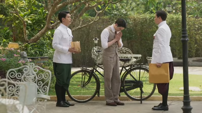 BrickinfoReport's tweet image. "รติ" ใจหาย "ธีร" จะต้องแต่งงานกับ "หญิงภา"
.
หลังจากทำงานเป็นล่ามจนผลงานเป็นที่น่าพอใจ"รติ" (อิน สาริน) ก็ได้รับการแต่งตั้งให้เป็น "หลวงรติจารุพิตร" ทางด้าน "ธีรธรณ์"(เกรท สพล) รู้สึกยินดีด้วยอย่างมาก และมีความหวังว่าเรื่องราว ความรักของทั้งคู่จะดีขึ้นเรื่อยๆ แต่กลายเป็นว่า…