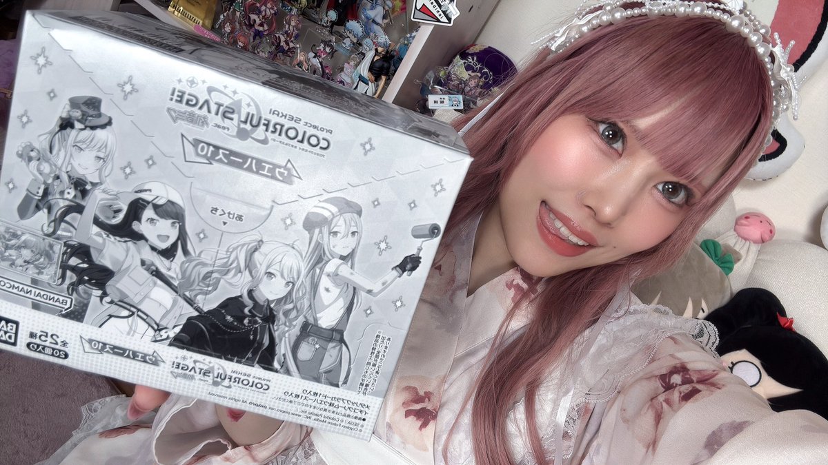 zeNon_projectZ's tweet image. 舐めた格好で大食いしようとしてる🚺