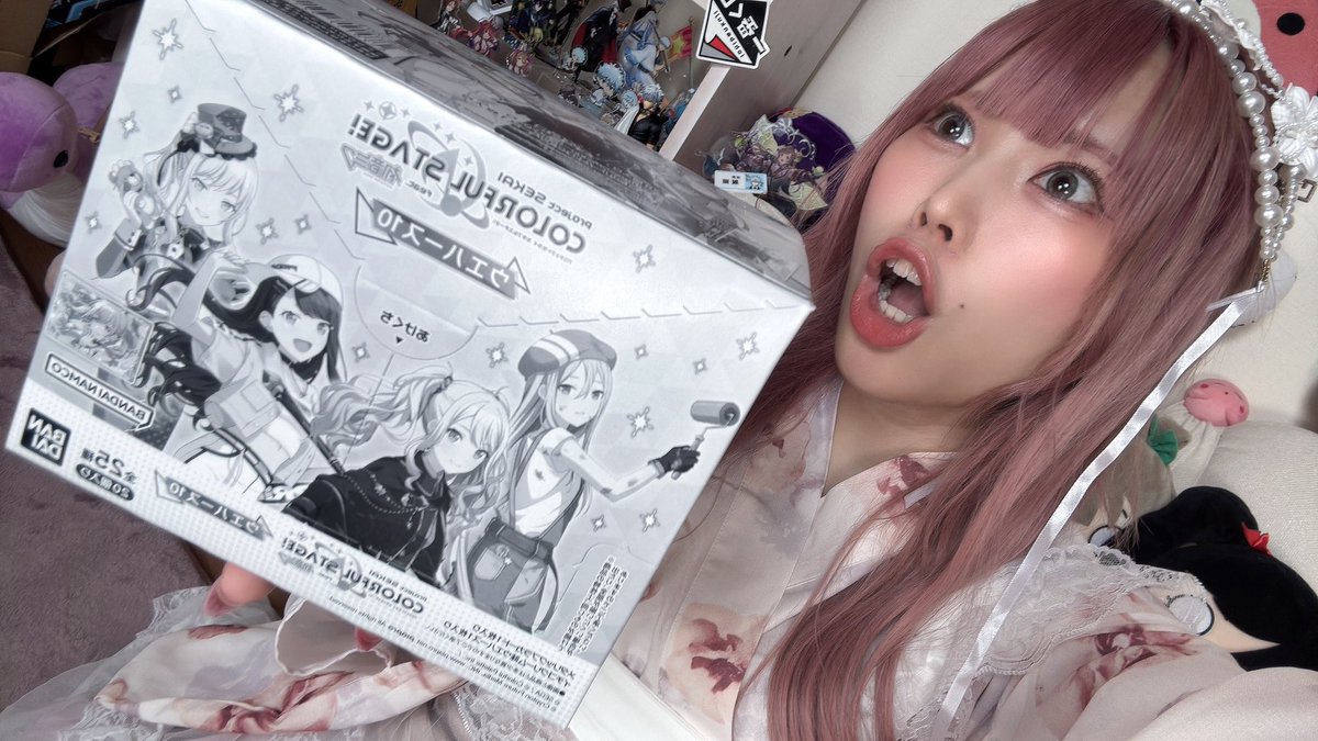 zeNon_projectZ's tweet image. 舐めた格好で大食いしようとしてる🚺