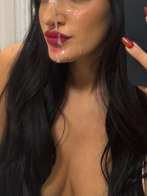 Cuckedlulli's tweet photo. Bulls mess up the makeup of cucks wife.

Later she sends the pic to him☺️🔥 https://t.co/yq3ELgpOXJ