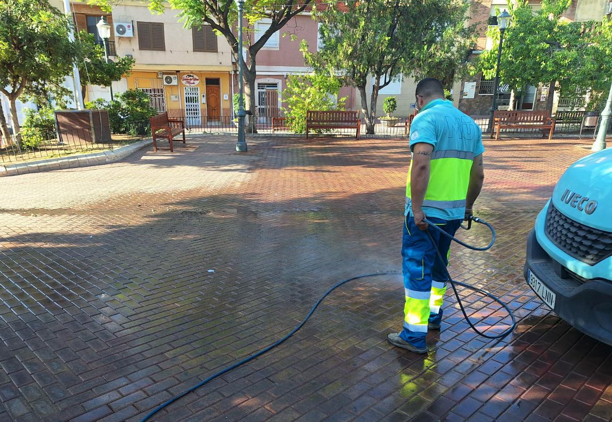 🧹Antes de que empiece la música, y cuando cae el último confeti, nuestros equipos pasan por Sangonera la Verde, Sucina, Gea y Truyols, El Esparragal y Javalí Nuevo para dejar la calle impecable.

Disfruta, cuida y recicla. ¡Nosotros nos encargamos del resto! 🌿

#MurciaLimpia