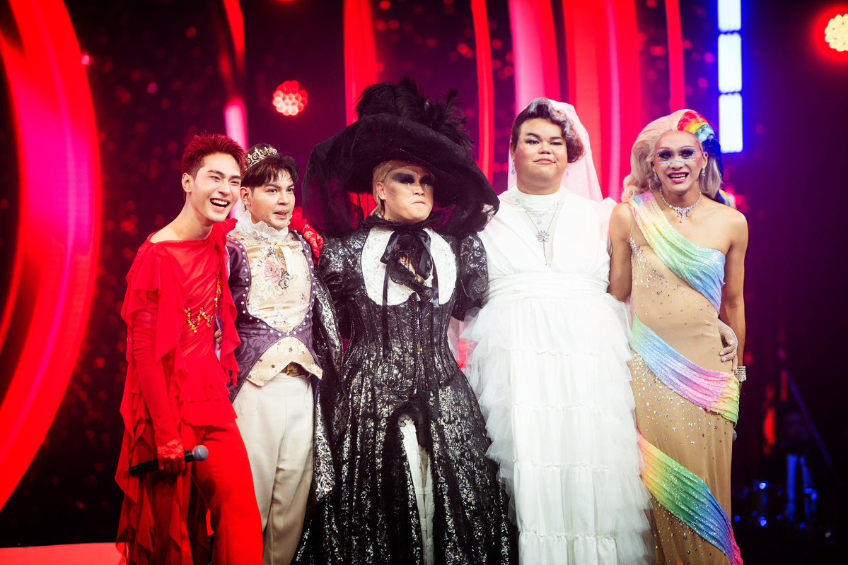 ALLNewsEXPRESS1's tweet image. รวมโมเมนต์สุดเดือด!! EP7 รอบ Semi Final
ด่านวัดใจ ในเวที The Voice Pride 2025
(ออนแอร์ทุกวันอาทิตย์ เวลา 20:30 น. ทางช่อง 7HD)
#TheVoicePride
#TheVoiceTH #ช่อง7HD
ฟาดฟันด้วยพลังเสียง เดิมพันด้วยความฝัน สำหรับรอบ Semi Final EP7 เวที The Voice Pride 2025…