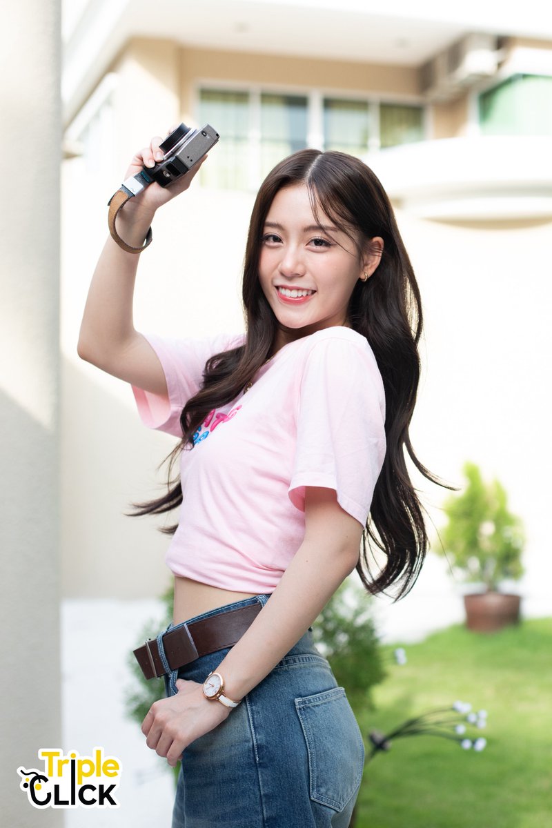 TripleclickTH's tweet image. [Pic] ฟ้อนด์ ณัฐทิชา รับบท ยีนส์  ในซีรีส์ #DatingGameเดทเกมนี้ต้องได้ใจนาย 

📍youtu.be/OeZlPE9dWWc

#DatingGameTheSeries #DatingGameTH
#FONDnatticha #FondQRRA
