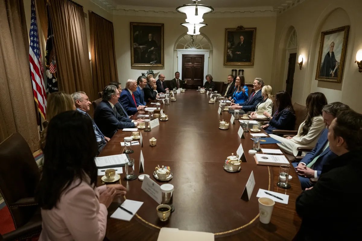 Najaf5005's tweet image. Trump admin under fire for major policy shifts: denying bond hearings for immigrants, freezing $7B in education funds, & rejecting Pentagon’s Iran strike assessments. Critics slam moves as reckless, while supporters back tough stance. What’s the real impact? #USPolitics…