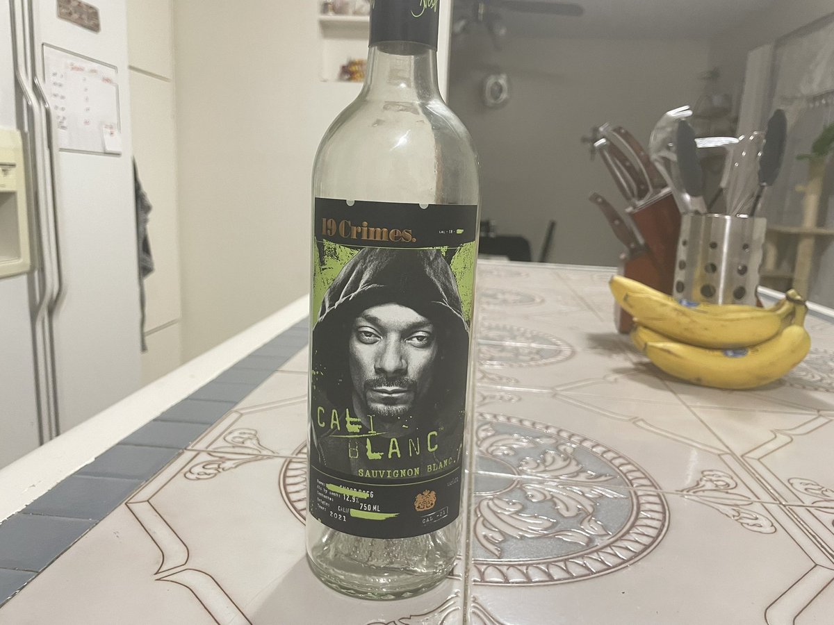 chalupachoco's tweet image. Finished this whole bottle and petting my doggo, it’s an awesome Monday mornin’ 🥰😍