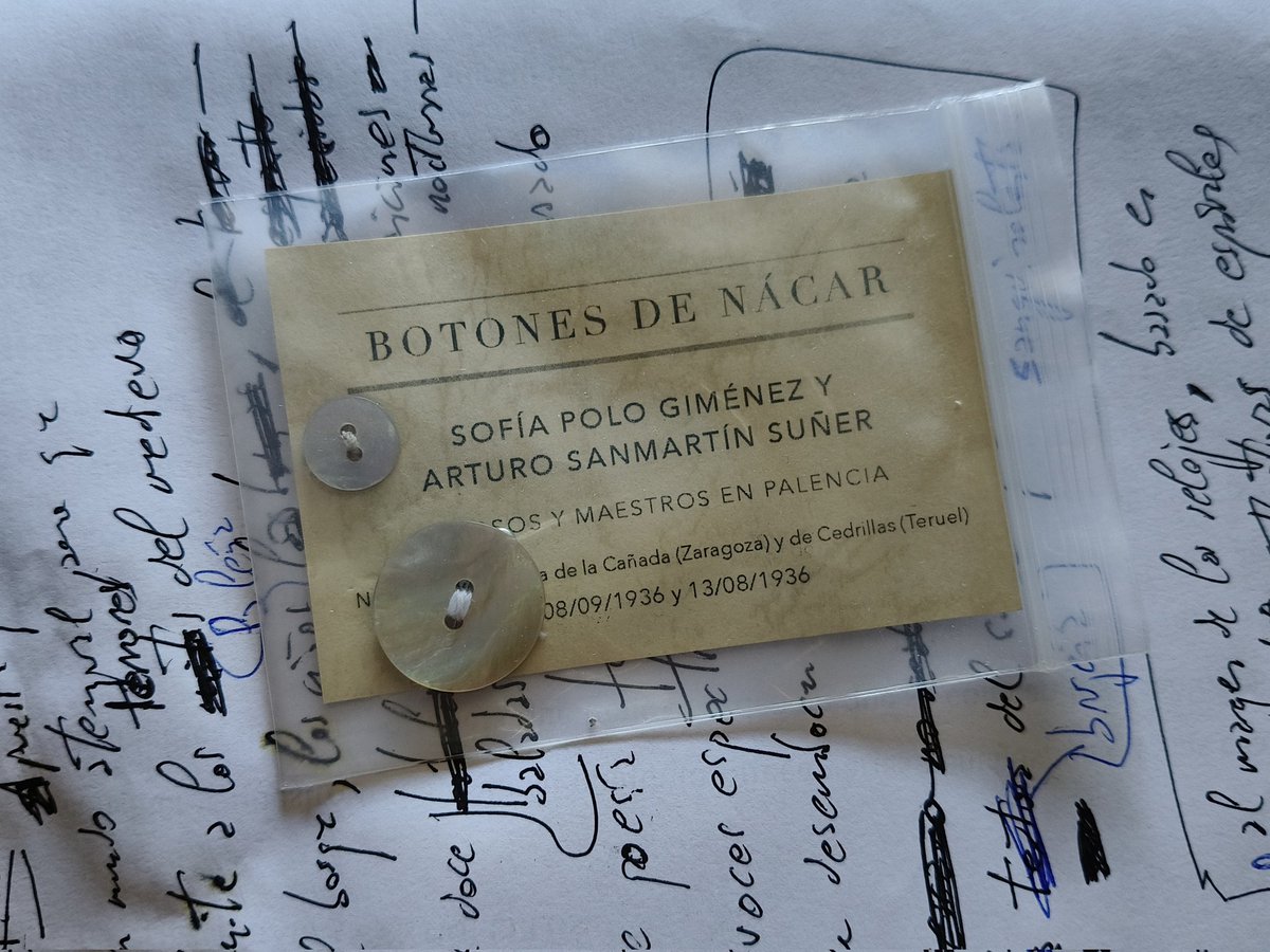 Eloy Tizón (@eloytizon) on Twitter photo La asociación «Botones de nácar» está dedicada a recuperar y preservar la memoria de los muchos maestros republicanos que encarnaron los valores ilustrados de «una enseñanza progresista, libre, igualitaria y solidaria», razón por la cual fueron masacrados tras el golpe militar 👇 La asociación «Botones de nácar» está dedicada a recuperar y preservar la memoria de los muchos maestros republicanos que encarnaron los valores ilustrados de «una enseñanza progresista, libre, igualitaria y solidaria», razón por la cual fueron masacrados tras el golpe militar 👇