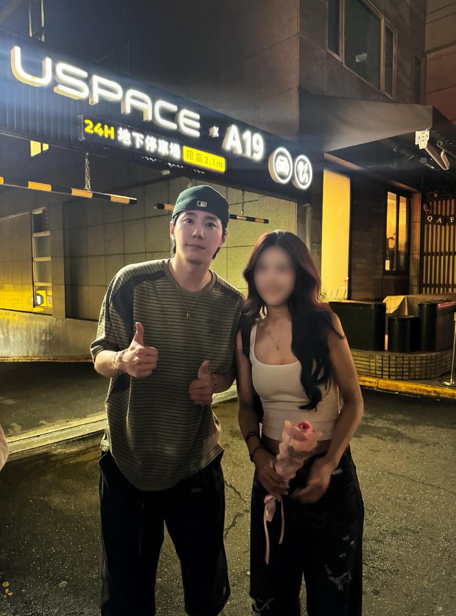 2eejy's tweet image. 어제 신이구에서 이준영 목격담 떴었네 ~.~ 🩶