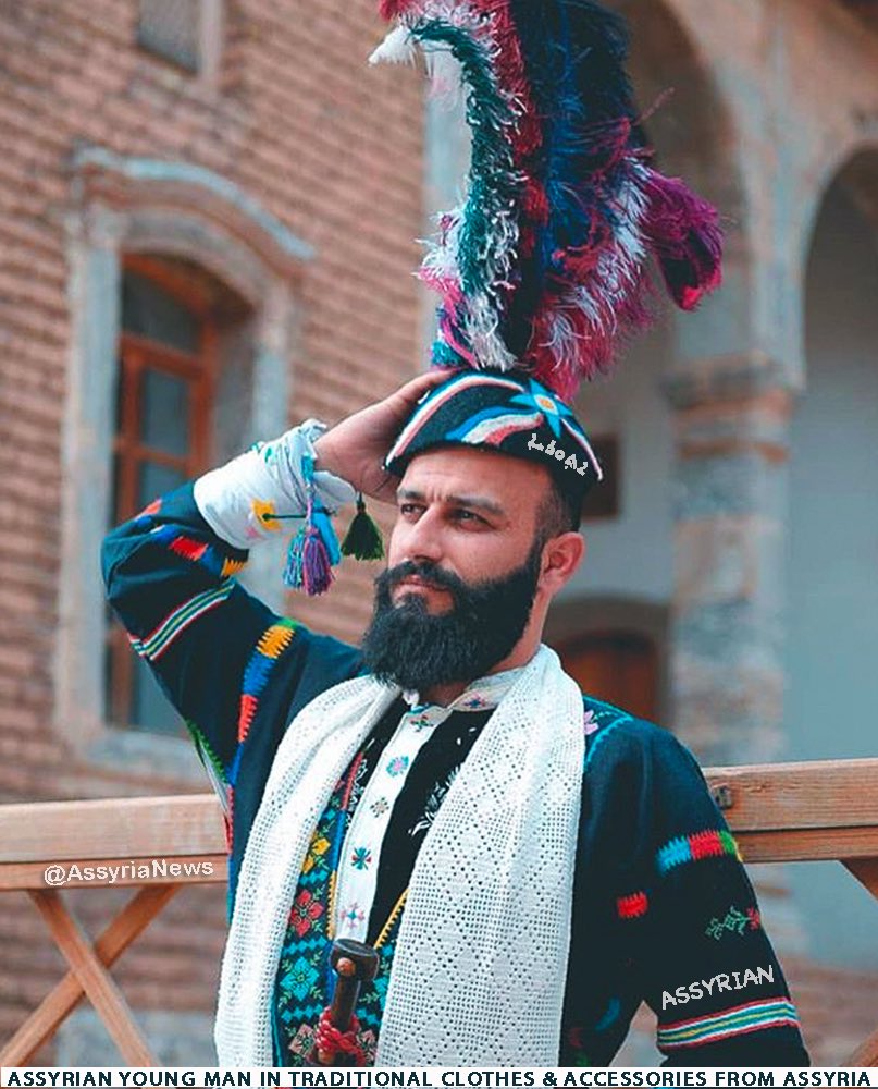 TodayAssyria's tweet image. Assyrian young man in traditional clothes & accessories from Assyria.
#Assyrian #Assyria #AssyrianTraditionalClothing