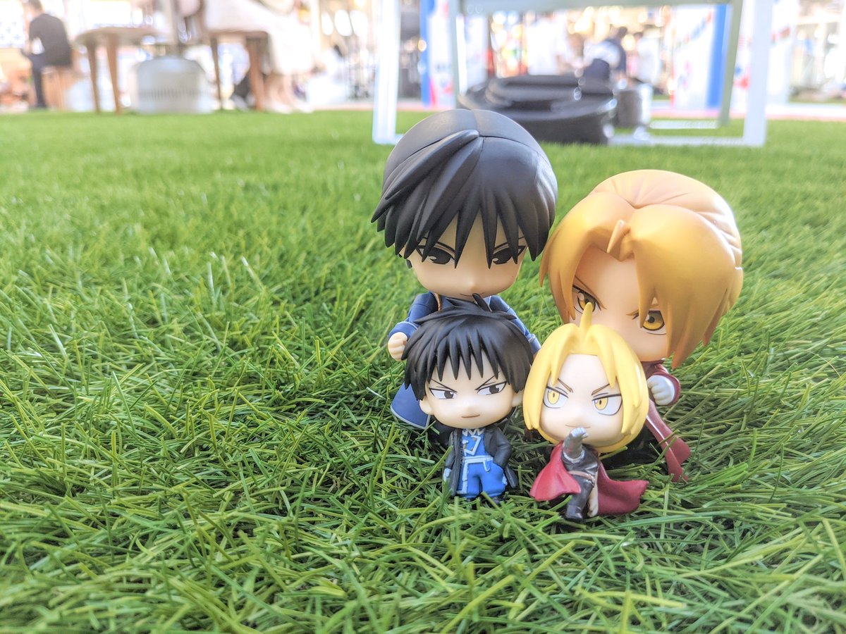 tolea2_1123's tweet image. 発送通知待てなくて梅田のアニメイトで見つけて回した🥹💙❤️
姉ちゃんが色てきに1個目ロイで2個目エドっぽくない！？って教えてくれたので回したらロイエド順番に出てきた🫶💙❤️なので家族写真撮った🥰🥰🥰