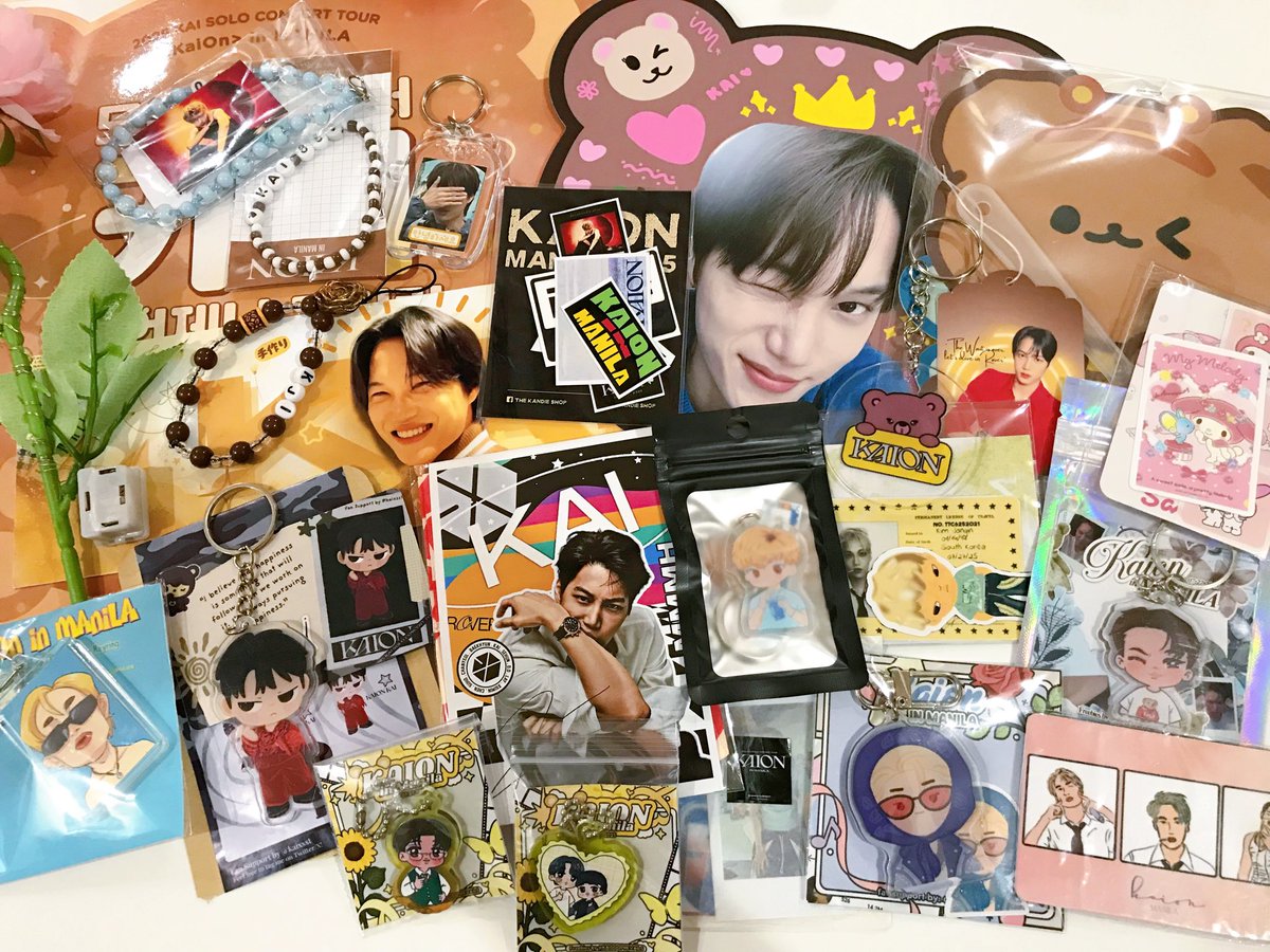 skybluetulip's tweet image. so many kai freebies this is such a dream ๐ป thank you to the exo-ls and erigoms who prepared these with so much love and care!
#KAIinMANILA2025 #KAIONinMNL #KAIONinManila