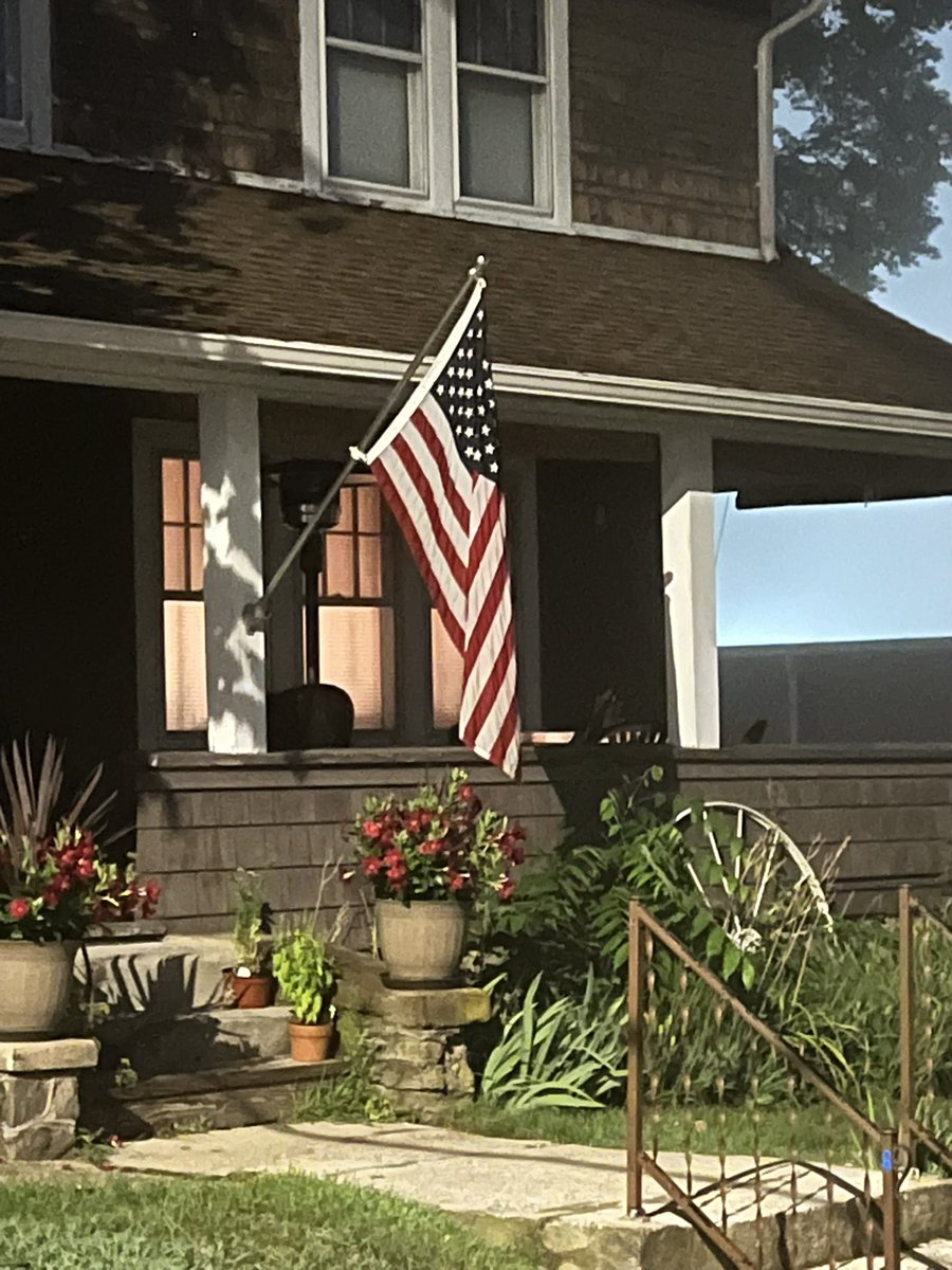 paradisoins's tweet image. Our Flag Exchange Program will continue for another month for Veterans. Bring in your old and we will replace it for free with a made in America 🇺🇸
#flagsfromparadisoins