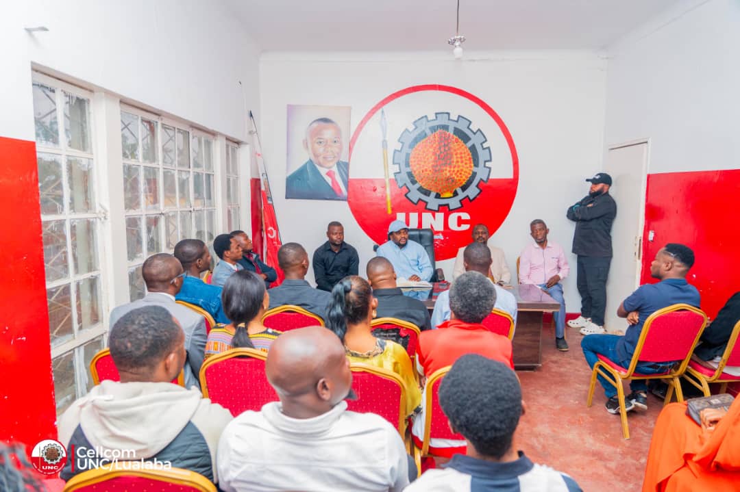 sylvainlumuanga's tweet image. Ce dimanche 27 juillet 2025 , l’inter fédéral de l’UNC LUALABA l’honorable @ChristianMasud_ a presidé une  réunion importante au siège du parti à kolwezi avec l’ensemble des chefs de corps du parti. 
L’objet principal était la #restructuration du parti en province, conformément…