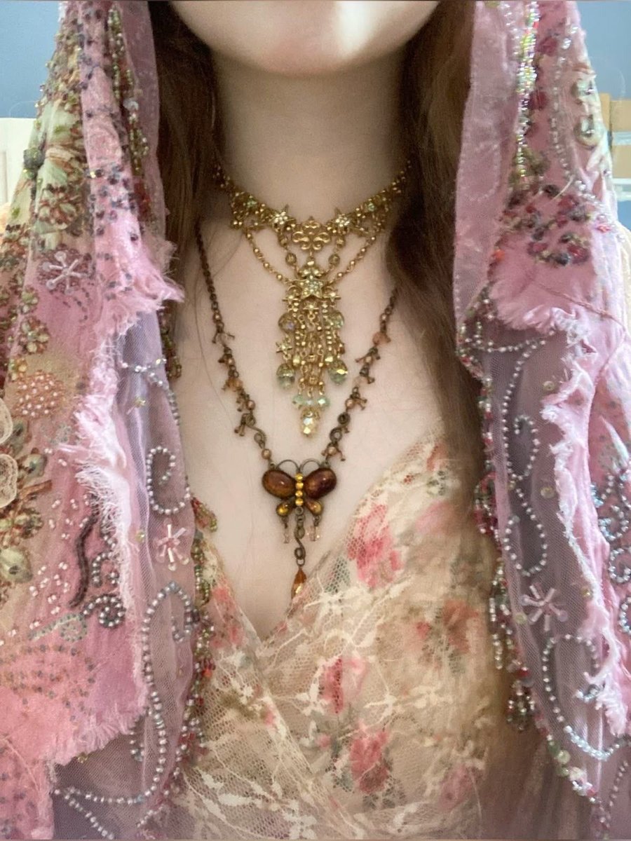 hjpluvr's tweet image. Arab luna lovegood 🙂‍↕️🙂‍↕️