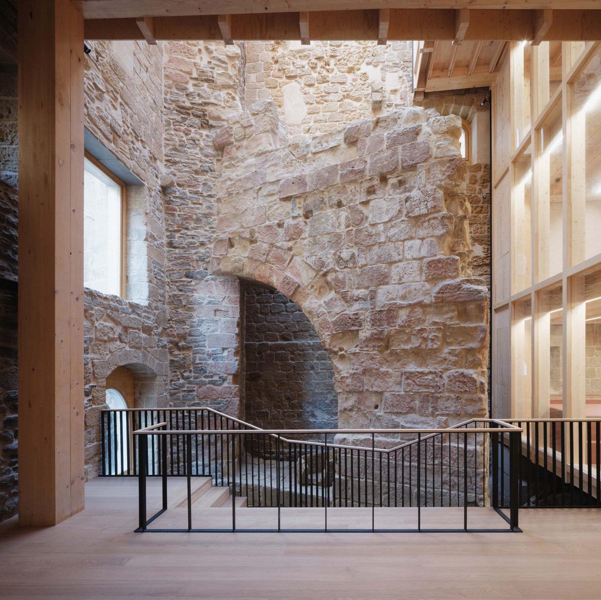 retokommerling's tweet image. LA ARQUITECTURA ECHA RAICES EN GALICIA.
El Premio de Arquitectura en Madera Cesuga - Pino de Galicia 2025 ya está en marcha.
En el siguiente enlace tienes toda la info:
cesuga.com/premio-pino-de…