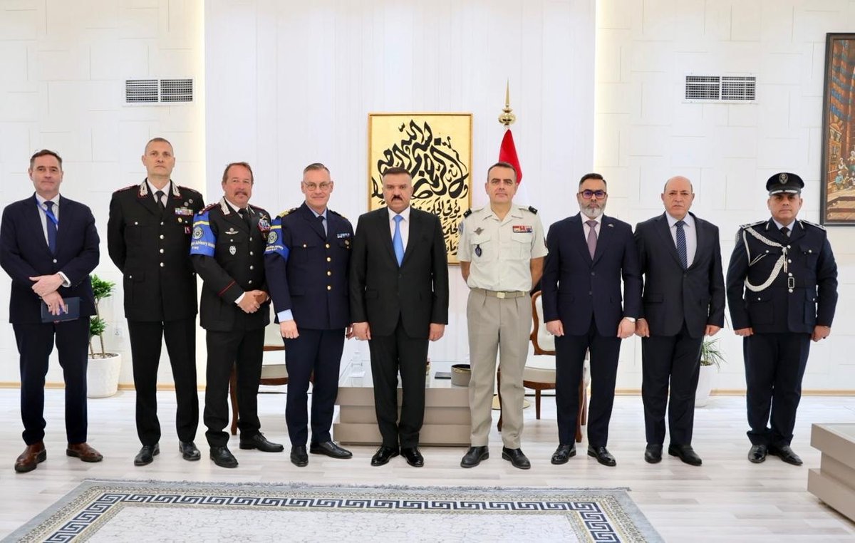 EuamIraq's tweet image. @EUAMIraq facilitated a meeting between H.E. the Minister of Interior, Abdul Amir Al-Shammari and the Cdmr of the @IraqNato, MG Christophe Hintzy. There was a clear understanding that both Missions play a crucial role for the Minister and have his full back up. #SSR