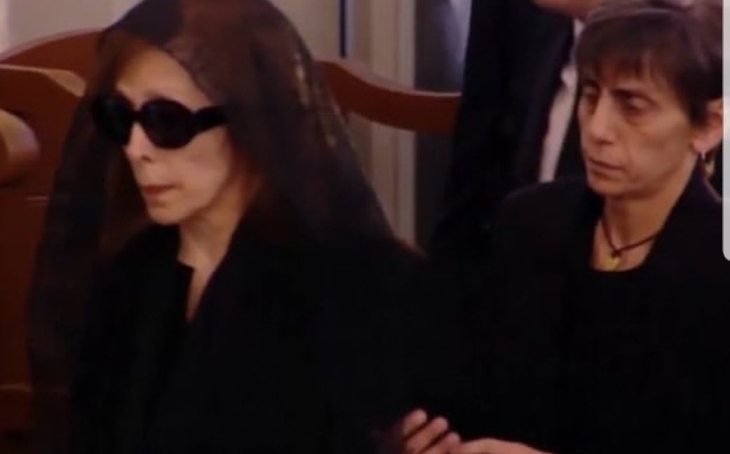 اتركوا #فيروز تدفن ابنها بسلام