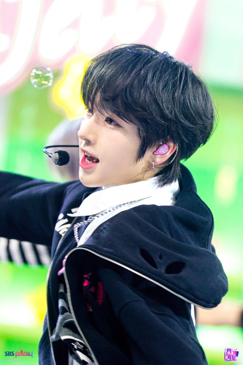 HUHu_c0's tweet image. 너가 내 천년의 아이돌이다
