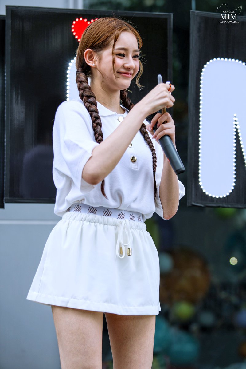 mimrtdofficial's tweet image. สดใสกว่าพระอาทิตย์ก็น้องมิ้มนี่แหละค้า ✨
#มหกรรมนิยายนานาชาติ2025xVM
#ViewMim #วิวมิ้ม