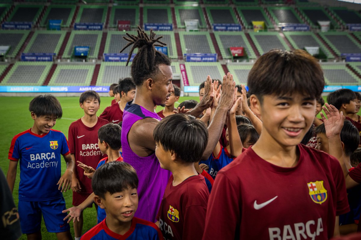 FCBarcelona's tweet photo. It's always a pleasure to meet you guys, @BarcaAcademy 🫶💙❤

🇯🇵 Barça Academy Hiroshima
🇯🇵 Barça Academy Nara
🇯🇵 Barça Academy Aichi https://t.co/78T7KkK8Gx