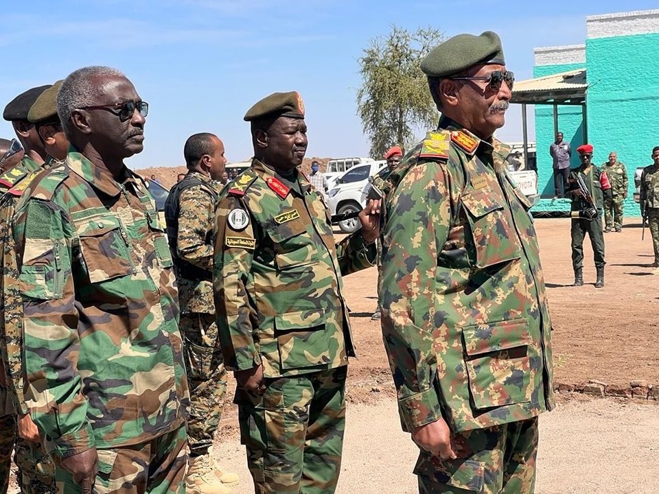 SpeakForRights's tweet image. #Emirati-funded militias in #Sudan have turned gold mines into war zones. Backed by UAE arms and money, the #RSF has weaponized resource control—executing civilians and enforcing child soldier conscription near Jebel Amer. @TurtleYusuf @MohanadElbalal