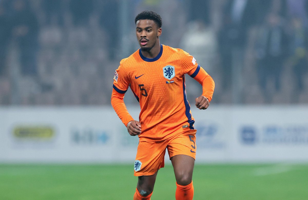 Transfer News Live (@deadlinedaylive) on Twitter photo ๐จ ๐๐ฅ๐๐๐๐๐ก๐: Chelsea are now close to the signing Ajax defender Jorrel Hato.
Fee will be above โฌ40m.
(Source: <a href="/David_Ornstein/">David Ornstein</a>) ๐จ ๐๐ฅ๐๐๐๐๐ก๐: Chelsea are now close to the signing Ajax defender Jorrel Hato.
Fee will be above โฌ40m.
(Source: <a href="/David_Ornstein/">David Ornstein</a>)