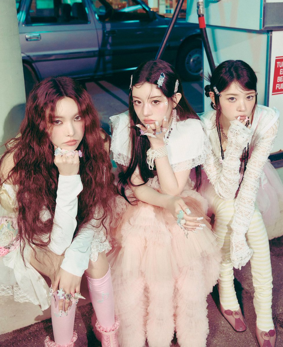 chaeizm's tweet image. 04Z