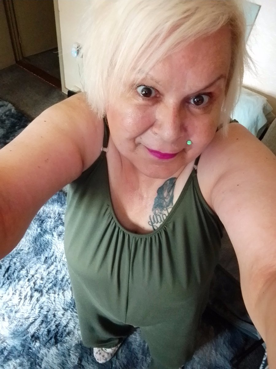 Hello everyone just thought to let you know I am fat and grouse and waiting for all these diet stuff comes from America by a doctor..