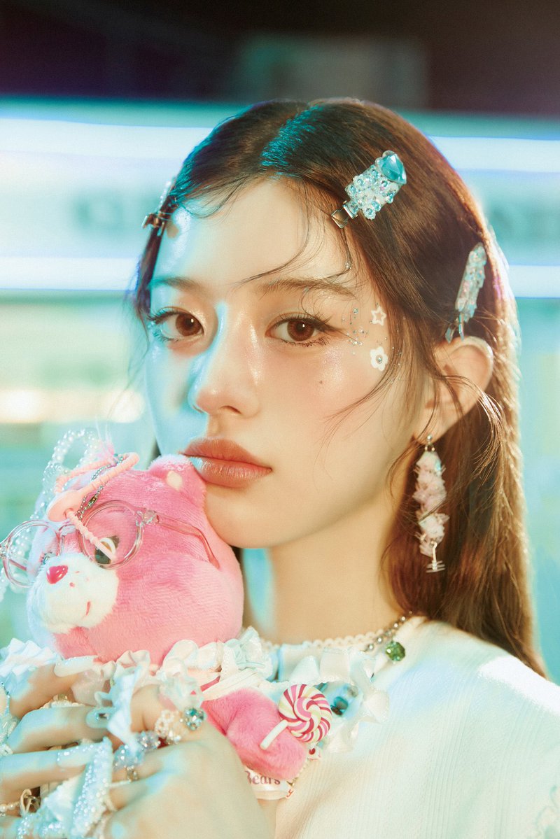 chaeizm's tweet image. they look so good