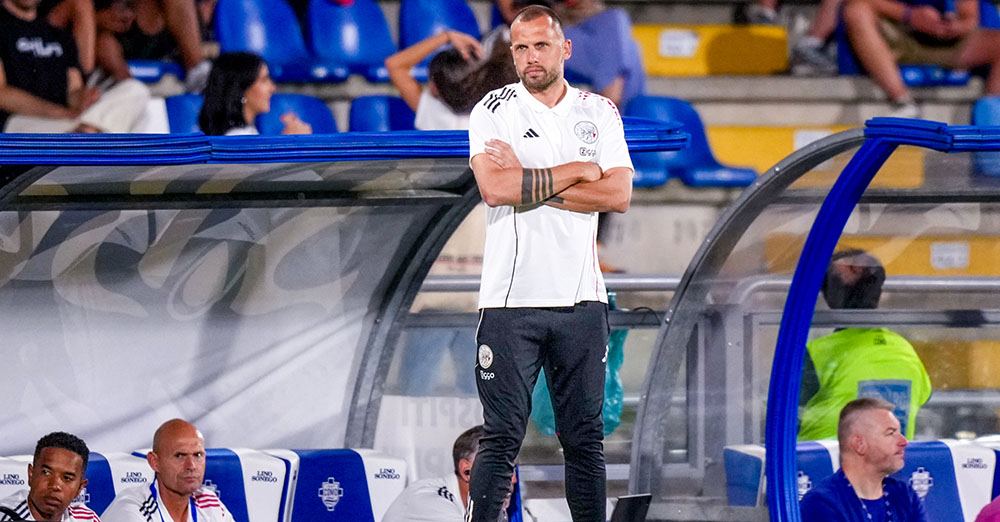ajaxlife's tweet photo. Nieuws: Heitinga noemt nederlaag tegen intenser Como harde les https://t.co/aI94aPFqoV #ajax #comaja https://t.co/NpDyZaoOVT