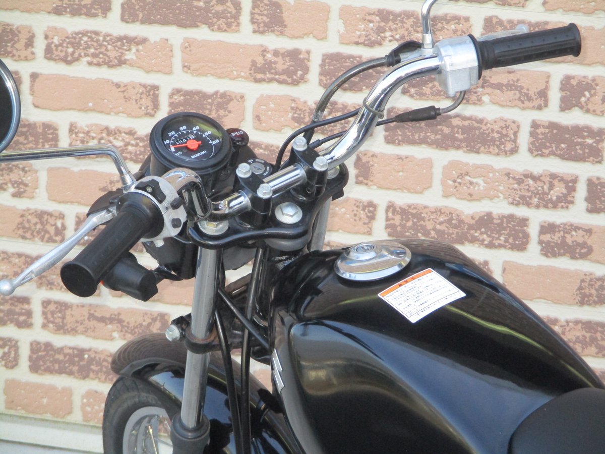 ACkariya's tweet image. 【中古車入荷情報】
2005年モデル スズキ GS50
走行距離6841km 車両本体価格（税込）19万8000円
K-FACTORYフルエキゾーストマフラー、LEDヘッドライトバルブ装着しています。ノーマルマフラーもあります。
#SUZUKI #GS50