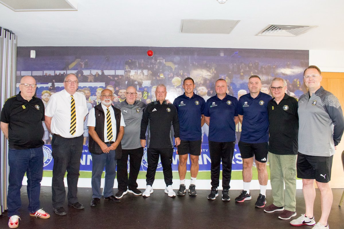 📣 Club Announcement: Board Changes &amp; New Shareholders  

#WTFC can announce that Craig Parry, Luke Jeffs, Ben Tomlinson and Mark Whitehouse are becoming part of the leadership team, with John Stainrod taking over as Chairman.

A Message from Pete: worksoptownfc.com/news/club-anno…

#UTT🐯