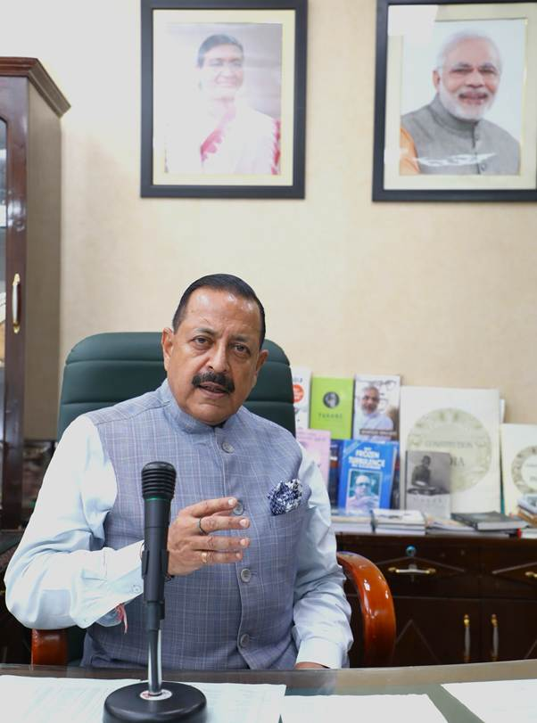 PIBMumbai's tweet image. 🚀30 जुलै 2025 रोजी सायंकाळी 5:40 वाजता श्रीहरीकोटा येथून “#NISAR” (NISAR-NASA-ISRO Synthetic Aperture Radar) उपग्रहाचे प्रक्षेपण होणार आहे - विज्ञान व तंत्रज्ञान मंत्री @DrJitendraSingh 

हे प्रक्षेपण #ISRO 🇮🇳आणि अमेरिकेच्या #NASA 🇺🇸 यांच्यातील पहिली संयुक्त पृथ्वी निरीक्षण…