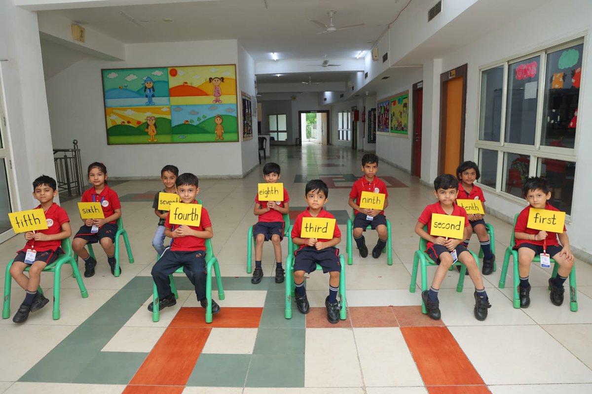 7iworldschool_g's tweet image. Life@ 7i World School Harishankarpuram 
Learning Ordinal Numbers 
Students of K2 to identify and show  positions  first to tenth .

#7iWorldSchool
#OrdinalNumbers
#LearningWithFun
#MathIsFun
#NumberSense
#7iLearning
#7iMathActivity
#7iSmartLearners
#7iInnovativeLearning