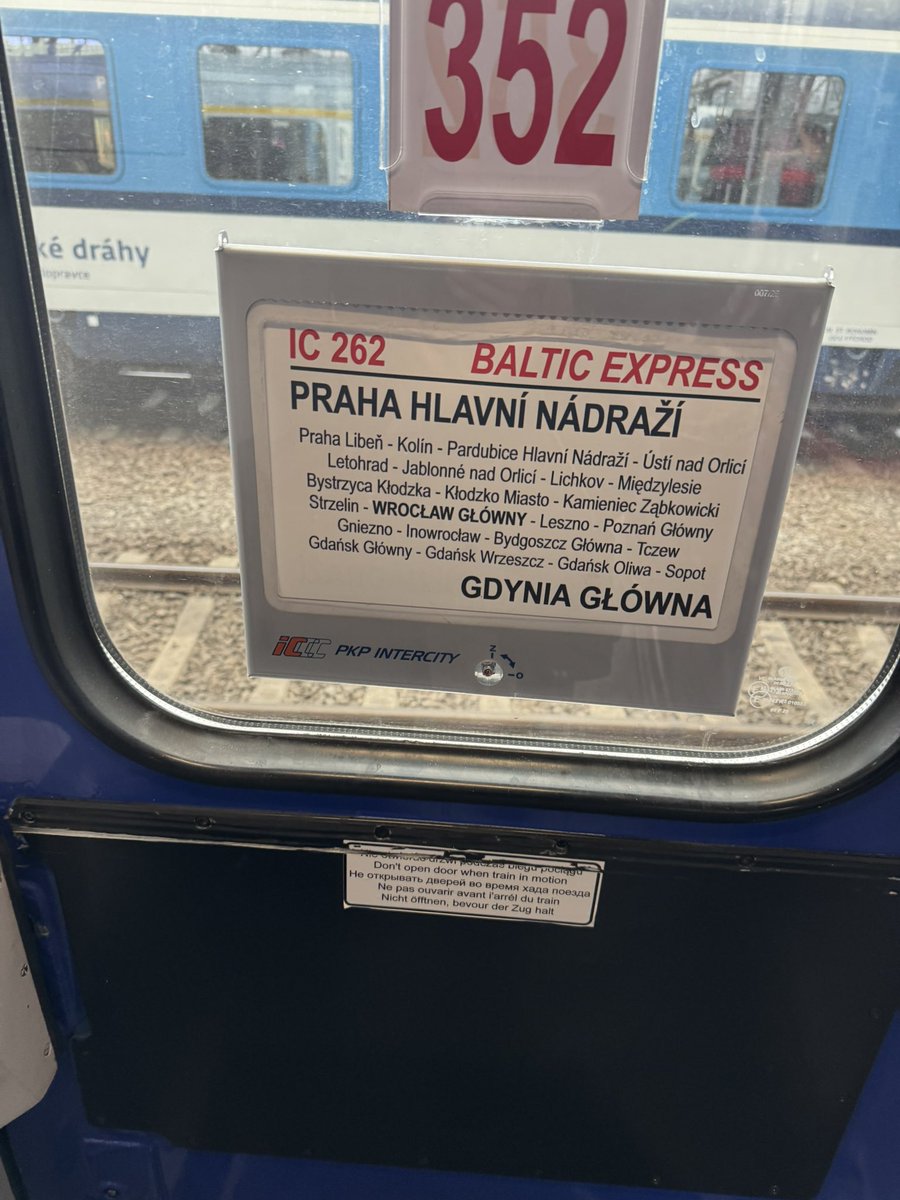 b0xCH's tweet photo. Tschechien war toll! 🥰🇨🇿

Jetzt gehts weiter mit dem #EC262 nach Wrocław! 🇵🇱 https://t.co/JOe8v9FWwj
