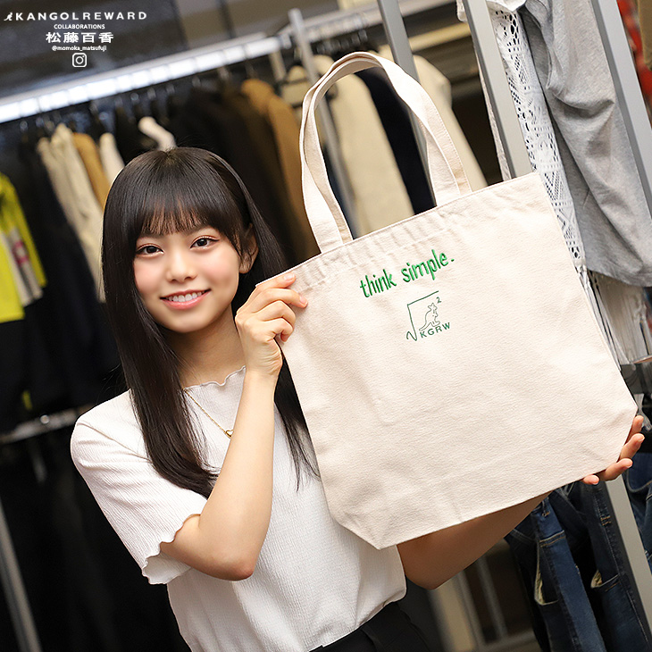 KANGOLREWARD's tweet image. #松藤百香 さんとのコラボアイテム
大好評予約受付中👨🎓
📒半袖Tシャツ、
📒トレーナー、
📒トートバッグをご用意
【🔗】
kangolreward.jp/SHOP/202372/24…
#KANGOL #KANGOLREWARD #KGRW #カンゴール
@moremocha__