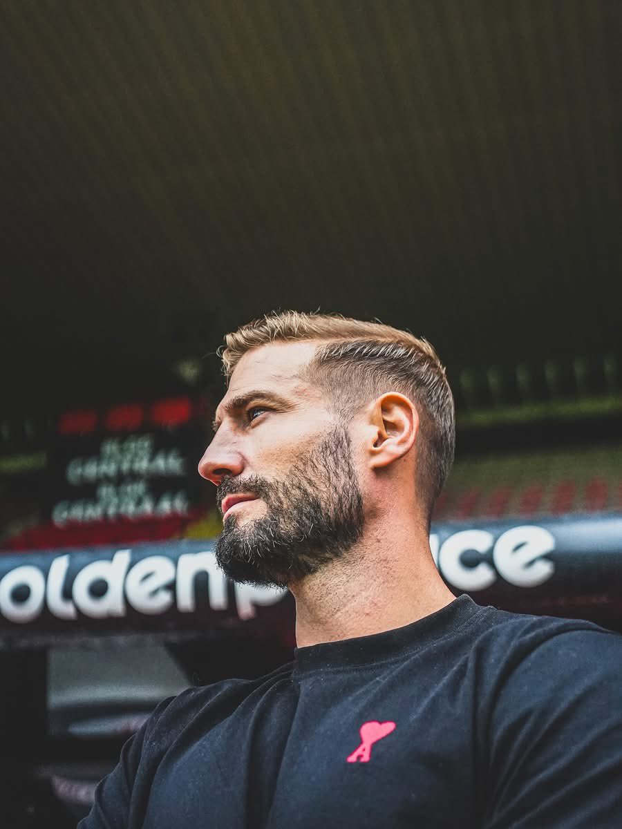 rwdm_brussels's tweet image. Au temple 🏟️