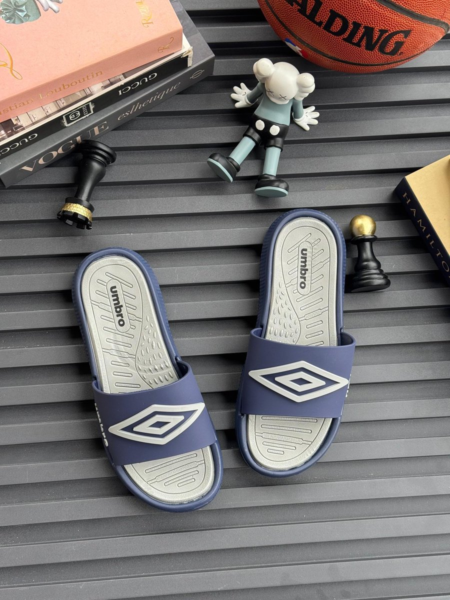 _ByAdunni's tweet image. UMBRO quality slide
19,000🏷️ no box
40 to 45 (has a big fitting, can fit up to 47)
📍Lagos