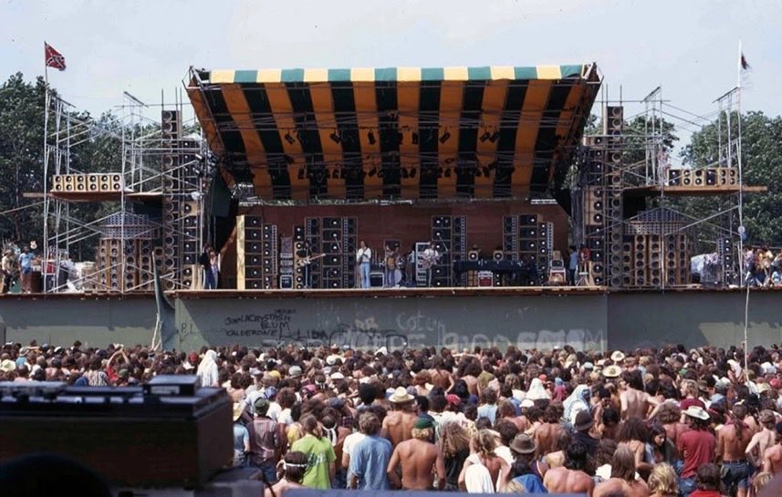 pillolerock's tweet image. il 28 Luglio 1973 si tenne un’incredibile
“Summer Jam at Watkins Glen”,
un festival rock organizzato a
Watkins Glen, nello stato di New York.
Una folla oceanica, di più di 600.000
persone, era accorsa per vedere le
esibizioni della Allman Brothers Band,
dei Grateful Dead e dei…